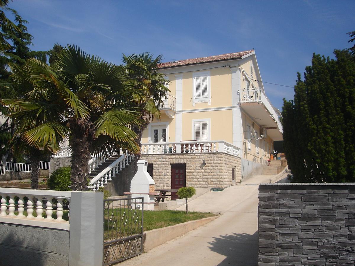Apartments Margarita Malinska Buitenkant foto